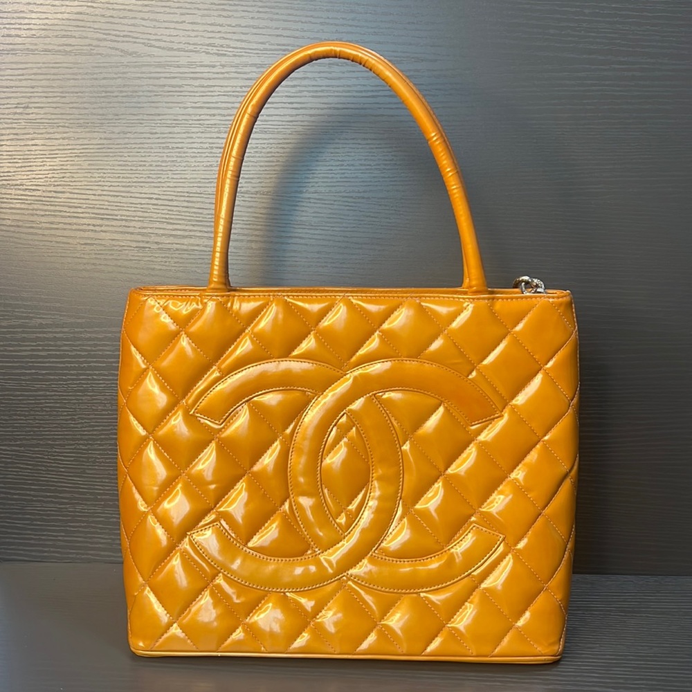 CHANEL Vintage Burnt Orange Quilted Patent Medallion Tote Bag